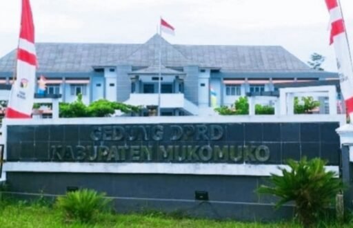 *DIDUGA PENGADAAN IPHONE 17 PRO MAX DPRD MUKOMUKO: PUBLIK MEMINTA KEPASTIAN AZAS MANFAAT*