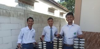 MBG Sambangi MA Al-Ahzar Kp. Carik Desa Padamulya Kecamatan Majalaya Kab. Bandung Di Sambut Antusias Siswa