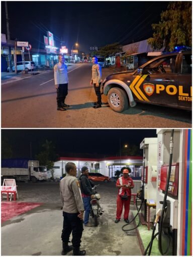Guna Cegah Dan Daya Tangkal 4C personil Polsek Ngimbang Gelar Patroli Blue Light Di Wilayah Ngimbang