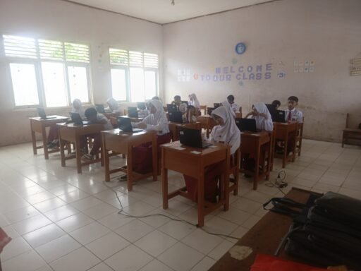 ​Asah Kemampuan Literasi, 45 Siswa SDN Ampera Ciberes Taklukkan Hari Kedua TKA