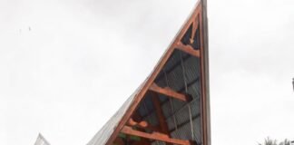 BATAK PARIPURNA DALAM PERSAINGAN GLOBAL