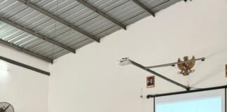 DWENDRI Mahasiswi UT Bandung EDUFAIR Mengajak Siswa SMKN 1 Bale Endah Kuliah di Universitas Terbuka Negeri