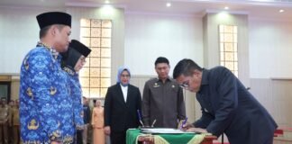 Gubernur Banten Andra Soni Lantik 132 Pejabat, Tekankan Birokrasi Adaptif dan Berorientasi Pelayanan