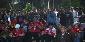 Ratusan Warga Serang Nobar Final Timnas Indonesia vs Bulgaria di Gedung Negara Banten