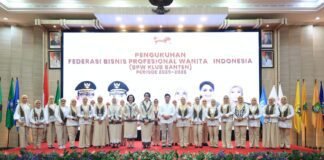Pengukuhan BPWI Banten, Achmad Dimyati Natakusumah Ajak Perempuan Mandiri Berwirausaha