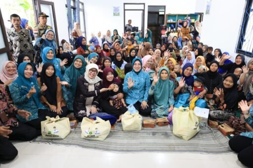 Cegah Stunting, Tinawati Andra Soni Beri Makanan Bergizi dan Pelatihan Olahan Pangan Lokal