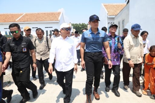 Wagub Banten Dimyati Dampingi Menko AHY Tinjau Penataan Kampung Nelayan di Mauk