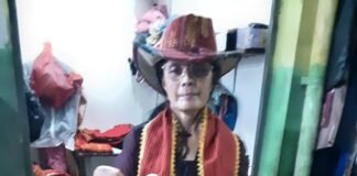 Stola Ulos Punguan Pomparan Raja Pasaribu Indonesia Kota Tebing Tinggi karya Rotua Wendeilyna Simarmata