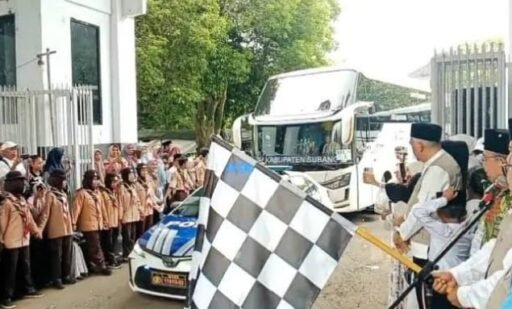 “Bismillah Berangkat ke Tanah Suci”: 439 Calon Haji Subang Kloter 34 Dilepas dengan Doa dan Haru.