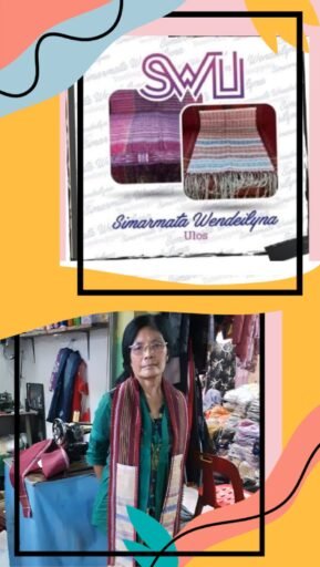 PT Simarmata Wendeilyna Ulos membuat Topi Koboi Dibungkus Ulos Untuk Pinompar Opung Tongam Sitanggang