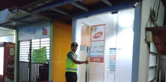 Pastikan Wilayah Ngimbang Tetap Kondusif Polsek Ngimbang Gelar Patroli Blue Light Guna Menjaga Siskamtibmas