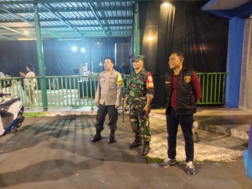 Kapolsek Selaparang Pimpin Pengamanan Event Combat Boxing di Mataram