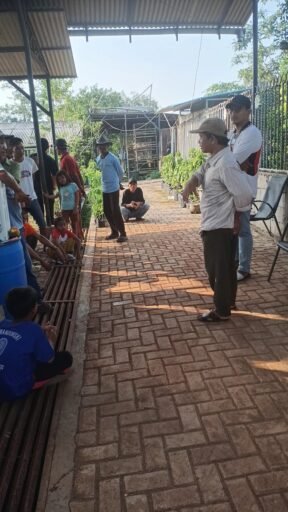 Dusun Kebon Cau Membara! Warga Gerudug Kandang Ayam BUMDes Ciasem Baru, Tuntut Relokasi Harga Mati!