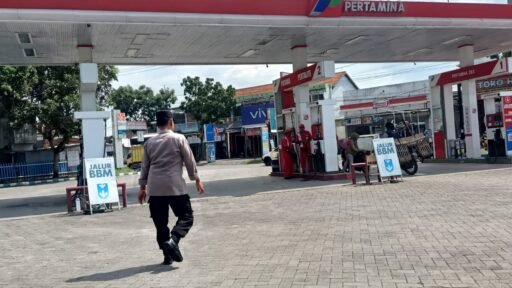 Polsek Ngimbang Gelar Patroli Harkamtibmas Di Obvit Guna Cegah Kriminalitas Dan Premanisme
