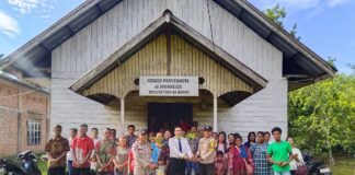 Green Policing, Polsek Rangsang Tanam Pohon Hias di Gereja GPdI Desa Beting Dusun Banau