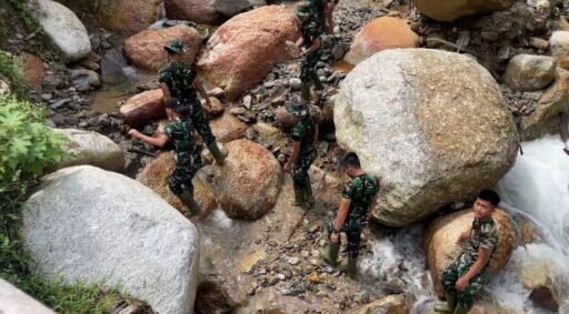 Satgas Karya Bakti TNI Kodam I/BB Mulai Bangun Jembatan Armco di Aek Bagot Taput