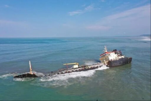 Disorot : Kapal Tanker MT AASHI Karam di Nias Utara Di Pertanyakan