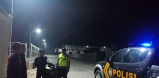 Polsek Ngimbang Gelar Patroli Blue Light Guna Menjaga Siskamtibmas Daerah Rawan Kriminal Di Wilayah Ngimbang