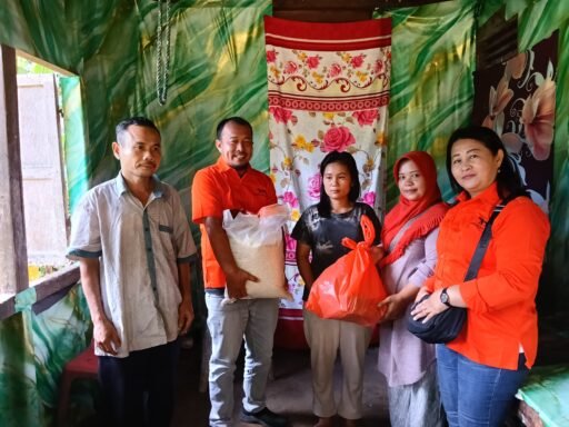 Bang YD Salurkan Bantuan untuk Warga Kecil yang Hidup dalam Keterbatasan di Kota Gunungsitoli