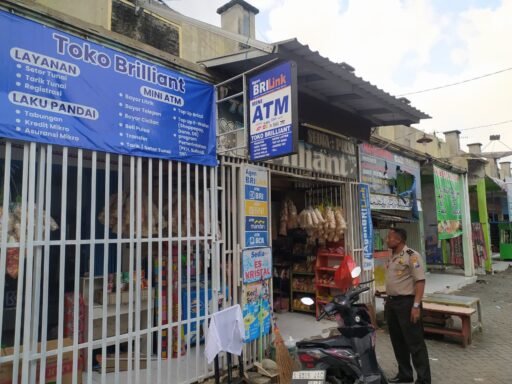 Polsek Ngimbang Gelar Patroli Harkamtibmas Guna Cegah Kriminalitas Dan Premanisme Di Wilayah Ngimbang