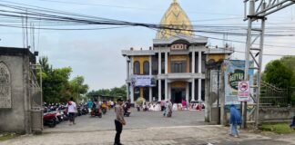 Polsek Ngimbang Gelar Patroli pengamanan Saat Sholat Idul Adha Menjelang menjelang Hari Raya Idul Adha 1447 H