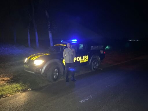 Pastikan Wilayah Ngimbang di Malam Idul Adha Tetap Aman Polsek Ngimbang Gelar Patroli Blue Light 4C