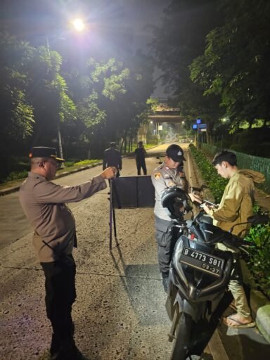Kapolsek Metro Menteng Pimpin Razia Malam, Polsek Metro Menteng Temukan Eximer dan Tramadol di Latuharhari