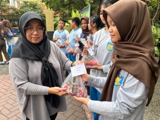 Satuan Pendidikan Daerah Surabaya Yayasan Hang Tuah Sembelih 76 Ekor Hewan Kurban