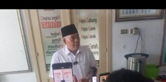Kang Hergun Tebar Hewan Kurban di Rumah Aspirasi, Warga Sukabumi Antusias Mengantre