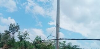 Kabel PLN di Ruas Jalan Purun – Simpang Empat Betung Membahayakan Pengguna Jalan