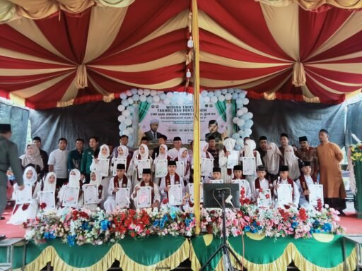 Wisuda Tahfidz dan Tasyakuran HUT ke-27 Ponpes Nurul Qur’an Digelar Meriah