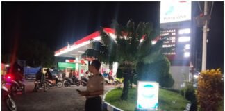 Polsek Ngimbang Gelar Patroli Blue Light Guna Menjaga Siskamtibmas Daerah Rawan Kriminal Di Wilayah Ngimbang