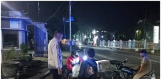 Polsek Ngimbang Gelar Patroli Blue Light Guna Cegah Dan Daya Tangkal 4C, Antisipasi Hitam – Hitam
