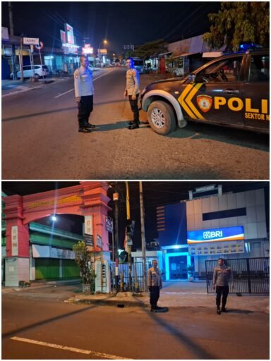 Pastikan Wilayah Ngimbang Tetap Kondusif Polsek Ngimbang Gelar Patroli Blue Light Cegah 4C Di Malam Hari
