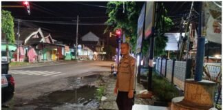 Guna Cegah Dan Daya Tangkal 4C Polsek Ngimbang Gelar Patroli Blue Light Di Daerah Rawan