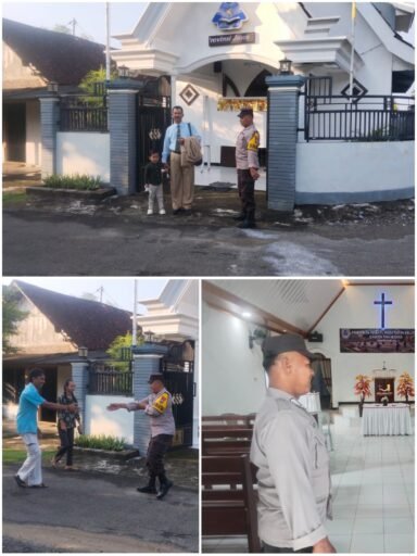 Personil Polsek Ngimbang Gelar Pengamanan Ibadah Minggu Pagi Di Gereja GKJTU Dan GJWI Desa Ngasemlemahbang