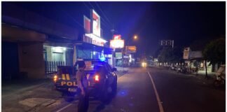 Polsek Ngimbang Gelar Patroli Blue Light Guna Cegah dan Daya Tangkal 4C Di Malam Hari
