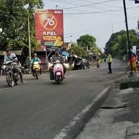 Polsek Ngimbang Secara Rutin Gelar Commanderwish Di Pagi Hari Guna cegah Kemacetan di Wilayah Ngimbang