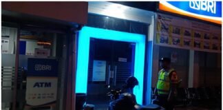 Polsek Ngimbang Gelar Patroli Blue Light Guna Menjaga Siskamtibmas Daerah Rawan Kriminal Di Wilayah Ngimbang