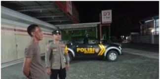 Kapolsek Ngimbang Gelar Patroli Blue Light Siskamtibmas 4C Guna Cegah Kriminalitas Di Malam Hari