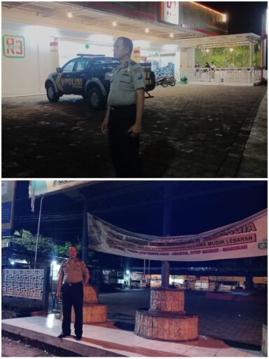 Personil Polsek Ngimbang Gelar Patroli Blue Light Guna Cegah Daya Tangkal 4C Dan Hitam – Hitam