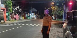 Pastikan Wilayah Ngimbang Tetap Aman Polsek Ngimbang Gelar Patroli Blue Light Cegah dan Daya Tangkal 4C