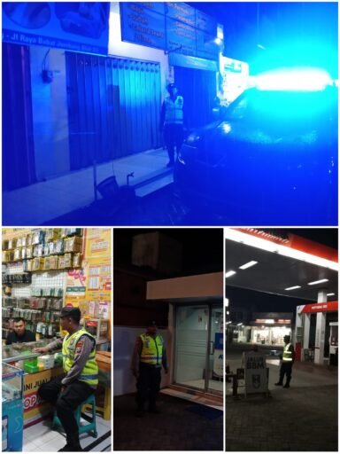 Guna Menjaga Siskamtibmas Daerah Rawan Kriminal Polsek Ngimbang Gelar Patroli Blue Light Di Malam Hari