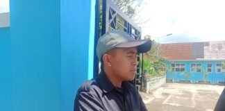 PENAMPAKAN SATPAM SMAN KERTASARI – KABUPATEN BANDUNG YANG SEMPAT MENGHADANG WARTAWAN WARTA. IN BIRO BANDUNG
