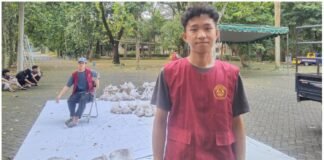 Unej Sembelih 17 Hewan Kurban, Ratusan Paket Daging Dibagikan kepada Warga