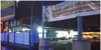 Pastikan Wilayah Ngimbang Tetap Aman Polsek Ngimbang Gelar Patroli Blue Light Guna Cegah dan Daya Tangkal 4C