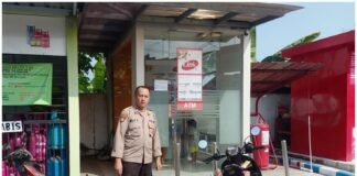 Pastikan Wilayah Ngimbang Tetap Aman Polsek Ngimbang Gelar Patroli Di Obvit Di Daerah Rawan Di Siang Hari