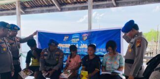 Lewat Program JALUR, Polres Meranti Salurkan Sembako dan Dukung Pendidikan Anak Pesisir
