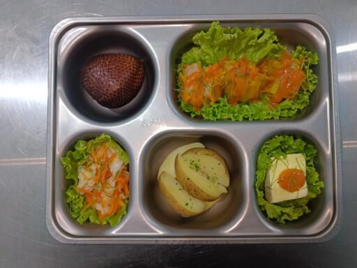 SPPG Pamoyanan Plered, Hadirkan Menu Bergizi untuk Dukung Tumbuh Kembang Anak SPPG Pamoyanan Plered, Hadirkan Menu Bergizi untuk Dukung Tumbuh Kembang Anak