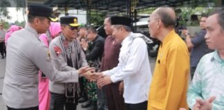 Kunker ke Polres KLU , Kapolda NTB Salurkan Bansos, Komitmen Integritas dan Tanam Pohon Penghijauan